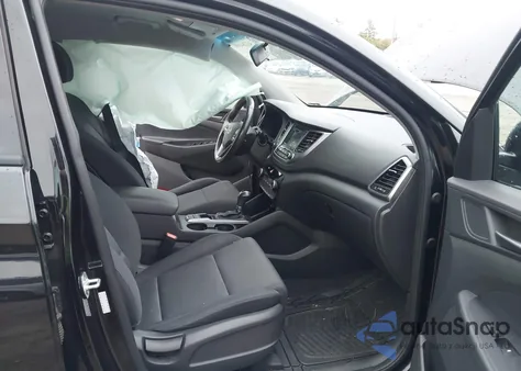 2017 Hyundai Tucson Sport z USA, uszkodzony, nr VIN KM8J3CA26HU438969